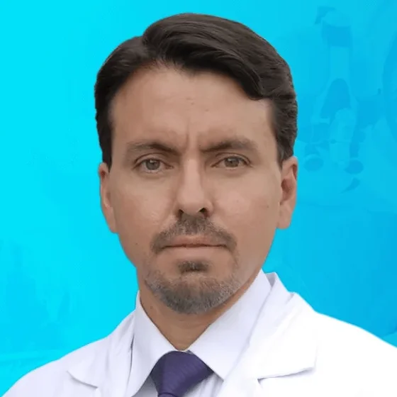 Dr. Marco Albán